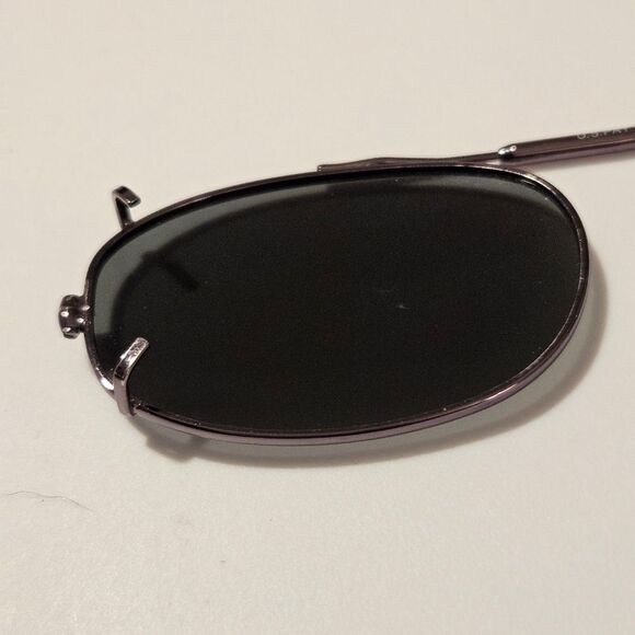 CLIP ON SUNGLASSES see measures and Clips - Picture 6 of 9